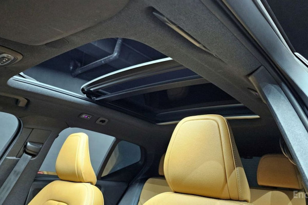 2021 Volvo XC40 с пробегом 108 997 км