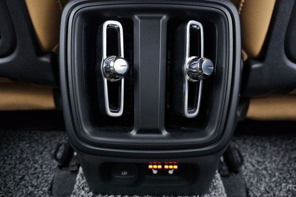 2021 Volvo XC40 с пробегом 50 548 км