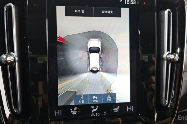 2021 Volvo XC40 с пробегом 31 037 км