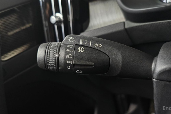 2020 Volvo XC40 с пробегом 50 662 км