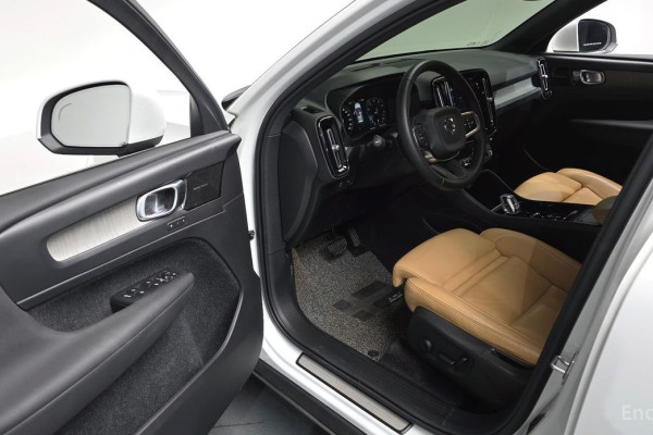 2020 Volvo XC40 с пробегом 37 583 км