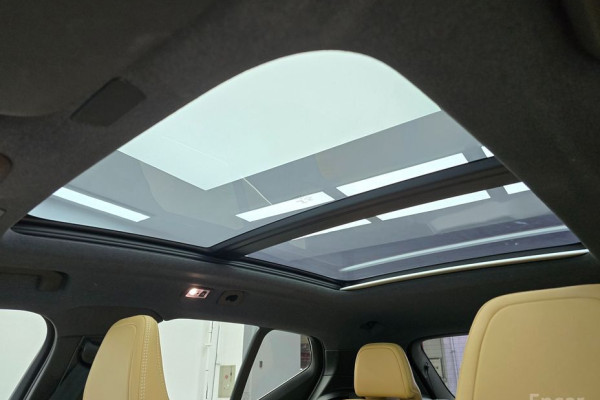 2021 Volvo XC40 с пробегом 16 369 км