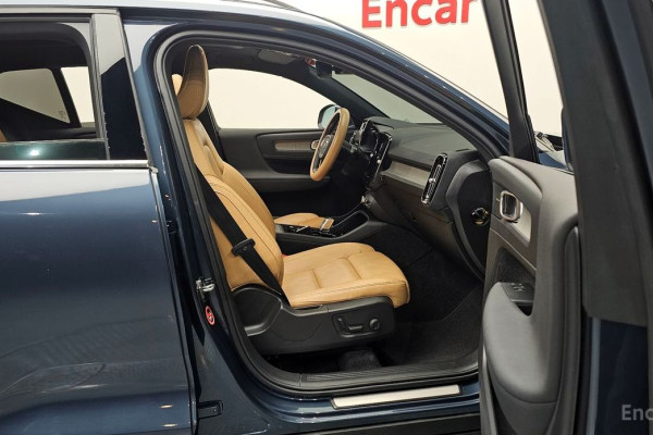 2020 Volvo XC40 с пробегом 26 228 км