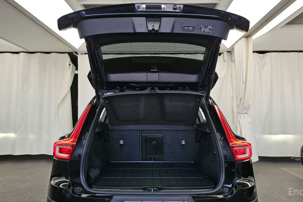 2021 Volvo XC40 с пробегом 50 548 км