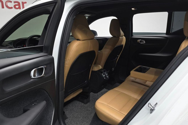 2020 Volvo XC40 с пробегом 37 583 км