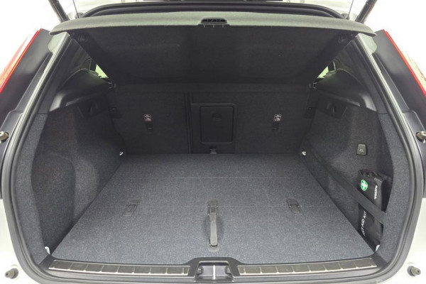 2020 Volvo XC40 с пробегом 72 068 км