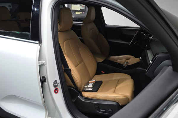 2020 Volvo XC40 с пробегом 37 583 км