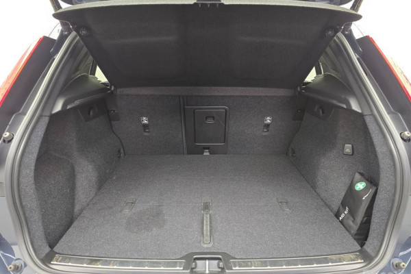 2021 Volvo XC40 с пробегом 16 369 км