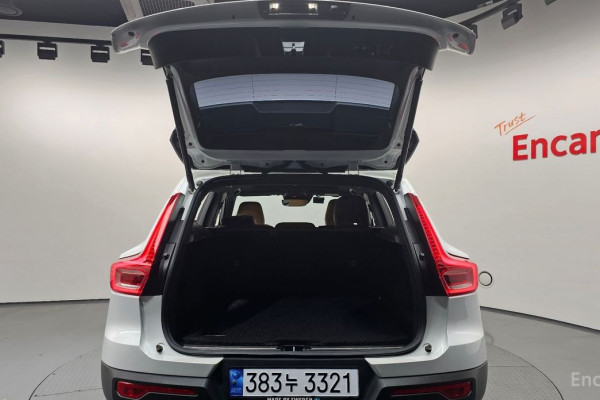 2020 Volvo XC40 с пробегом 50 662 км