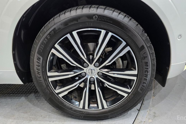 2022 Volvo XC60 с пробегом 77 380 км