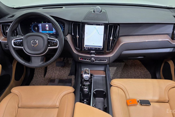 2022 Volvo XC60 с пробегом 77 380 км