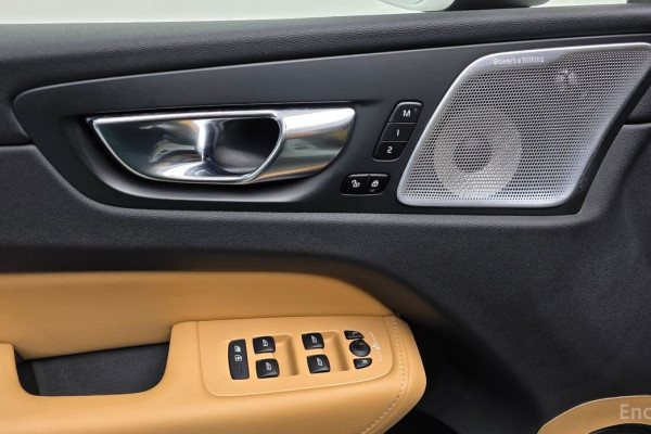 2022 Volvo XC60 с пробегом 77 380 км