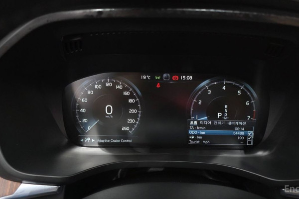 2021 Volvo XC60 с пробегом 54 488 км