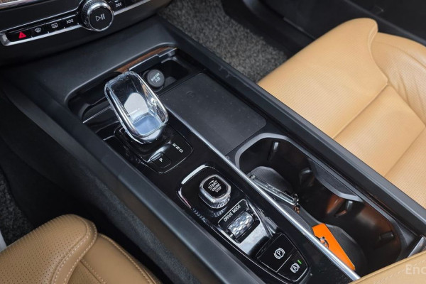 2021 Volvo XC60 с пробегом 54 488 км