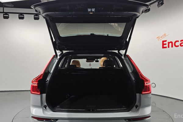 2021 Volvo XC60 с пробегом 58 299 км