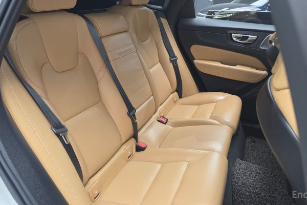 2021 Volvo XC60 с пробегом 54 488 км