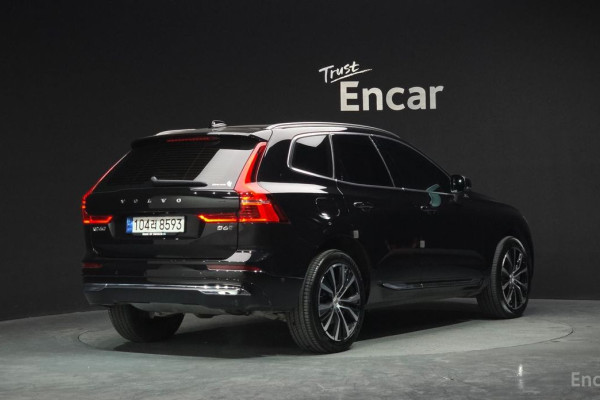 2022 Volvo XC60 с пробегом 22 458 км