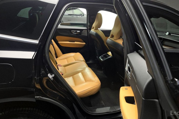 2022 Volvo XC60 с пробегом 22 458 км