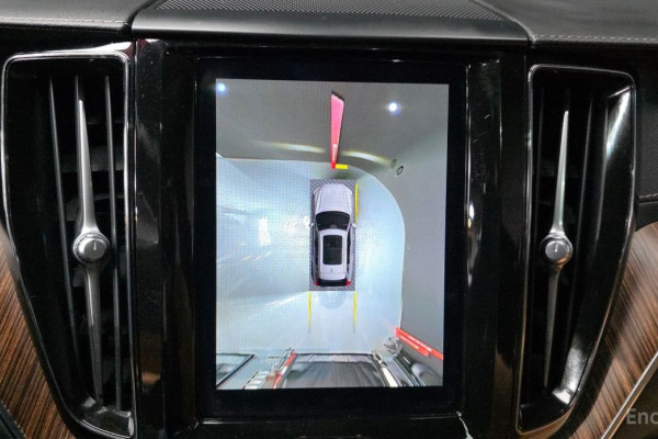 2022 Volvo XC60 с пробегом 22 458 км