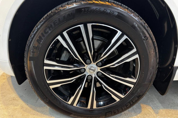 2022 Volvo XC60 с пробегом 74 000 км