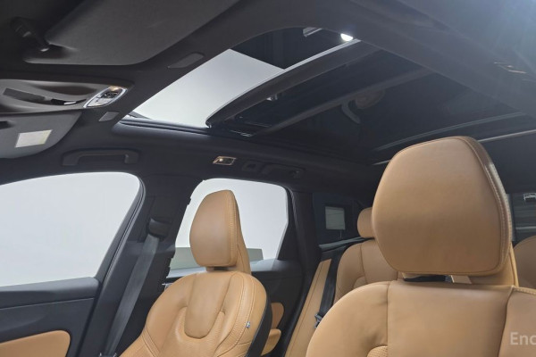 2021 Volvo XC60 с пробегом 54 488 км