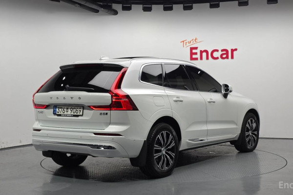 2022 Volvo XC60 с пробегом 25 557 км