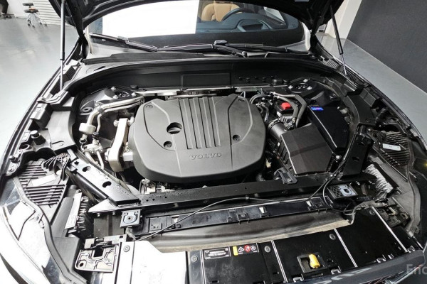 2021 Volvo XC60 с пробегом 59 313 км