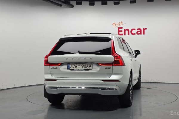 2022 Volvo XC60 с пробегом 25 557 км