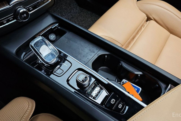 2021 Volvo XC60 с пробегом 59 313 км