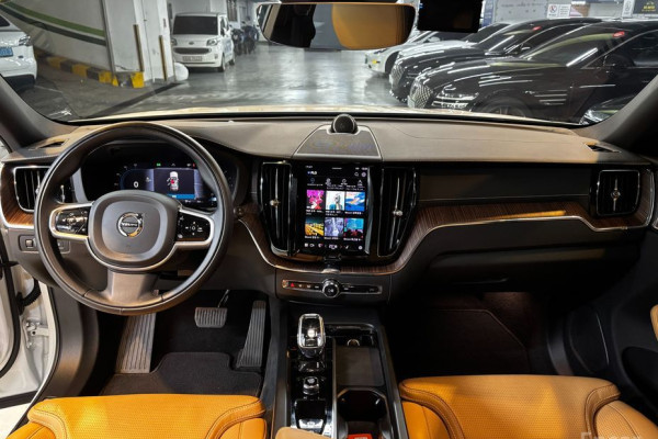 2022 Volvo XC60 с пробегом 74 000 км