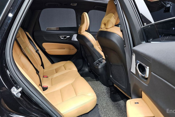 2021 Volvo XC60 с пробегом 59 313 км