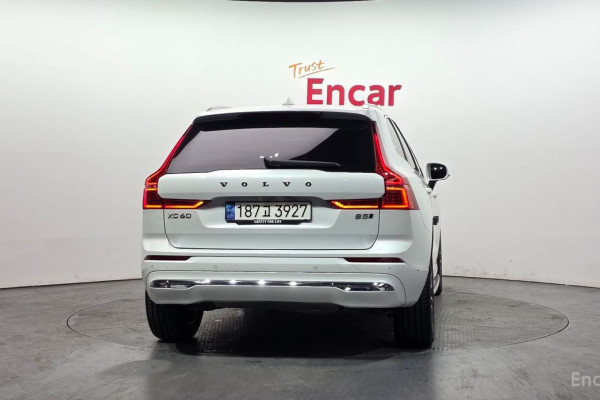 2023 Volvo XC60 с пробегом 39 281 км