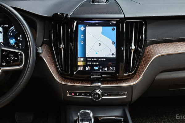 2021 Volvo XC60 с пробегом 59 313 км