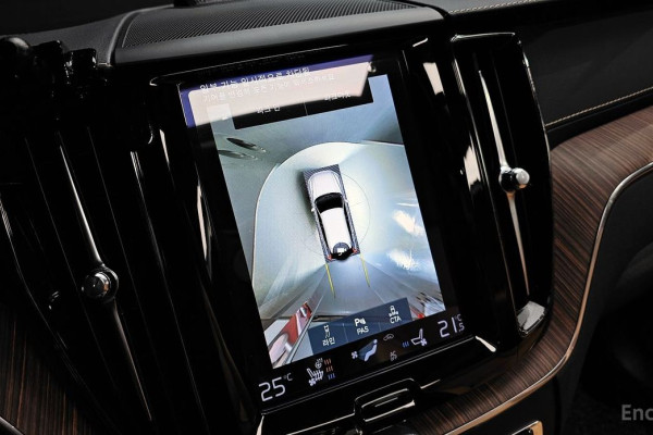 2021 Volvo XC60 с пробегом 59 313 км