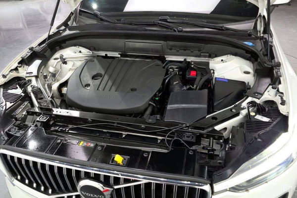 2023 Volvo XC60 с пробегом 39 281 км