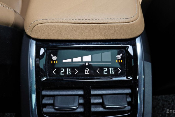 2021 Volvo XC60 с пробегом 59 313 км