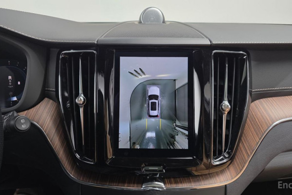 2022 Volvo XC60 с пробегом 25 557 км