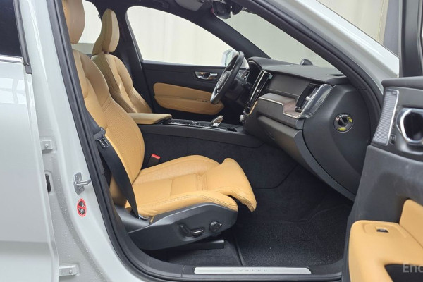 2022 Volvo XC60 с пробегом 45 562 км