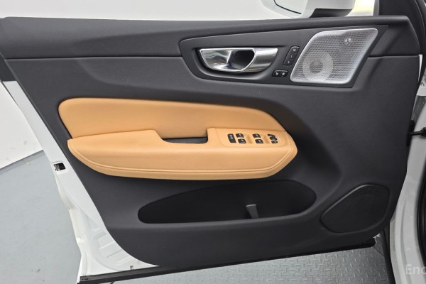 2022 Volvo XC60 с пробегом 25 557 км