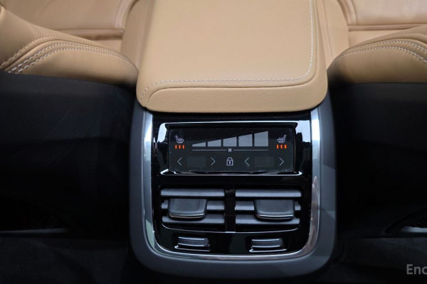 2022 Volvo XC60 с пробегом 25 557 км