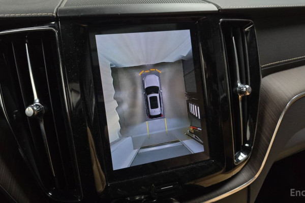 2022 Volvo XC60 с пробегом 45 562 км