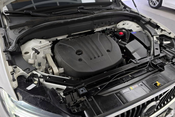 2022 Volvo XC60 с пробегом 109 625 км