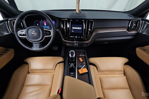 2021 Volvo XC60 с пробегом 82 234 км