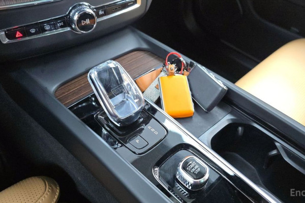 2022 Volvo XC60 с пробегом 109 625 км