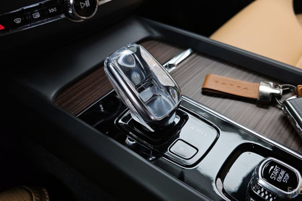 2021 Volvo XC60 с пробегом 82 234 км