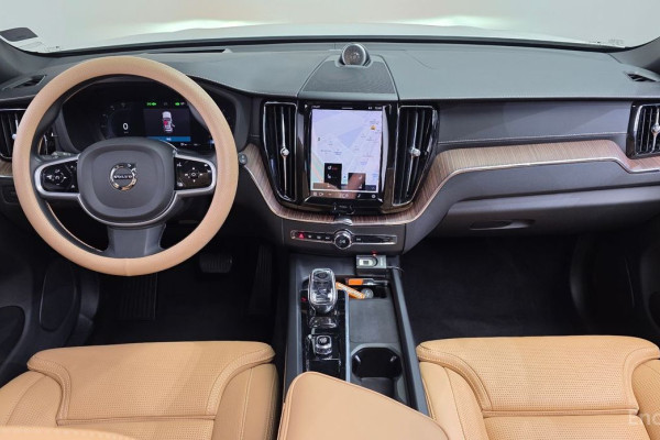 2021 Volvo XC60 с пробегом 62 128 км