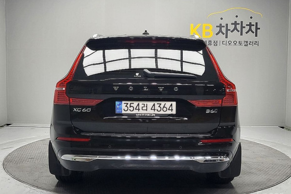 2023 Volvo XC60 с пробегом 82 952 км