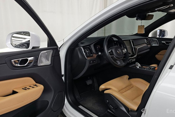 2021 Volvo XC60 с пробегом 82 234 км