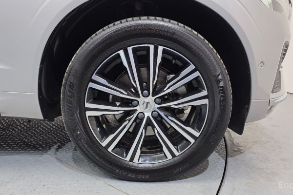 2022 Volvo XC60 с пробегом 42 788 км