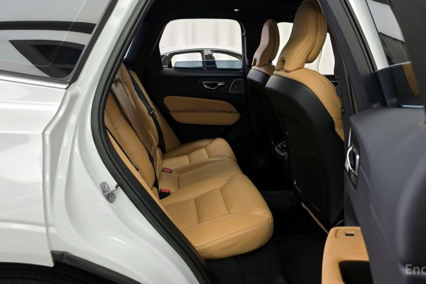 2022 Volvo XC60 с пробегом 109 625 км